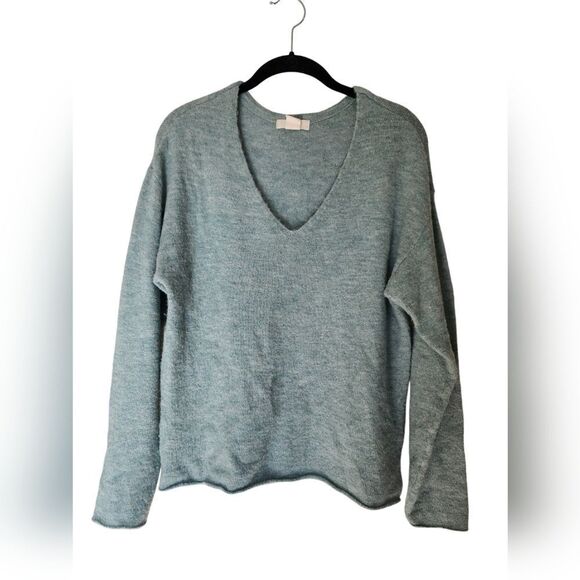 H&M Women's cozy/warm, Turquoise V-neck sweater, Size XS, pullover - Picture 1 of 3